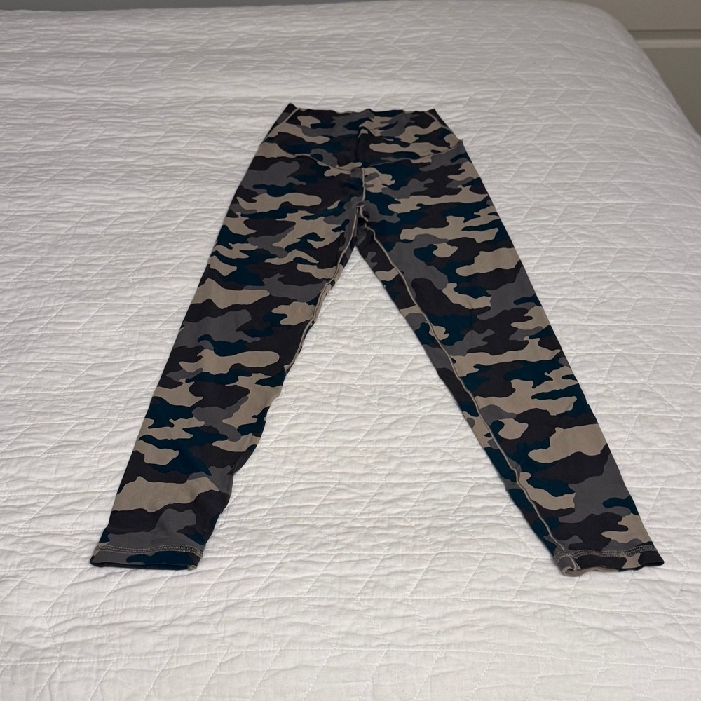 Offline‎ by aerie leggings size medium new without tags